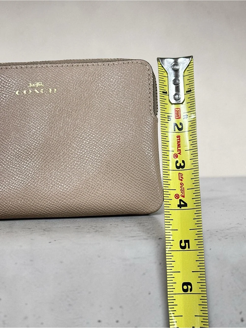 Coach Corner Zip Wristlet Taupe Beige Crossgrain Leather Wallet Bag EUC